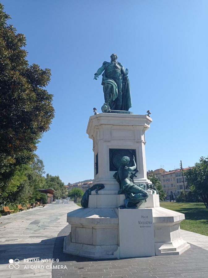 Studette En Plein Coeur Du Vieux Nice Exteriér fotografie