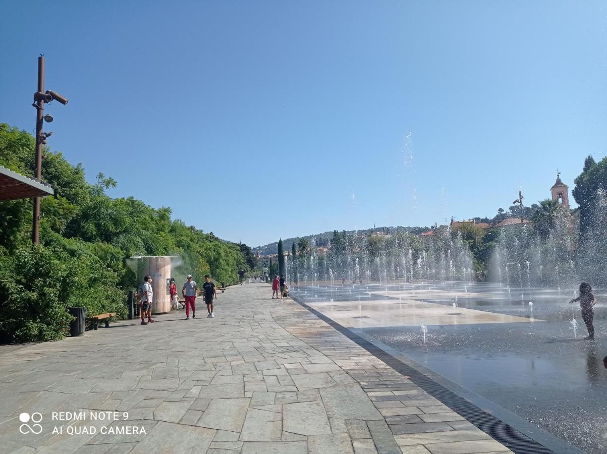 Studette En Plein Coeur Du Vieux Nice Exteriér fotografie