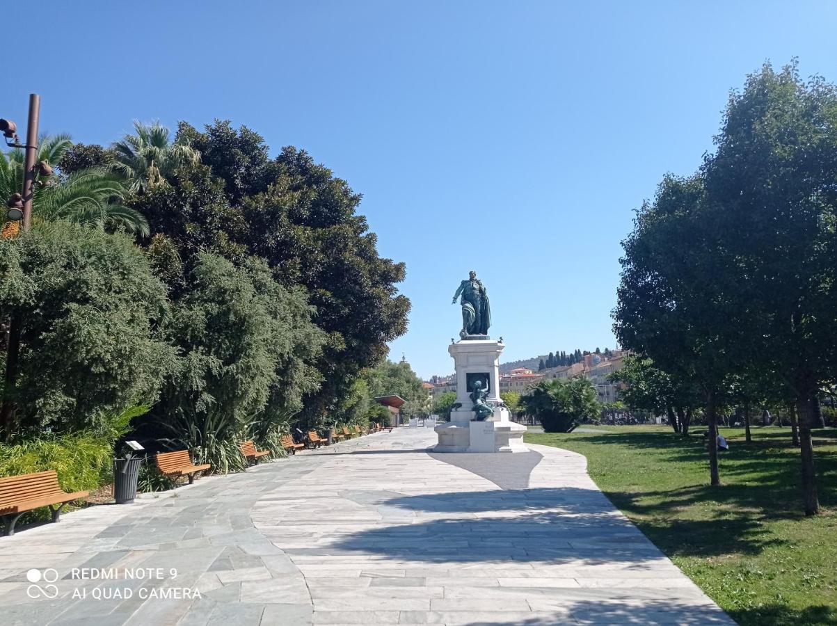 Studette En Plein Coeur Du Vieux Nice Exteriér fotografie