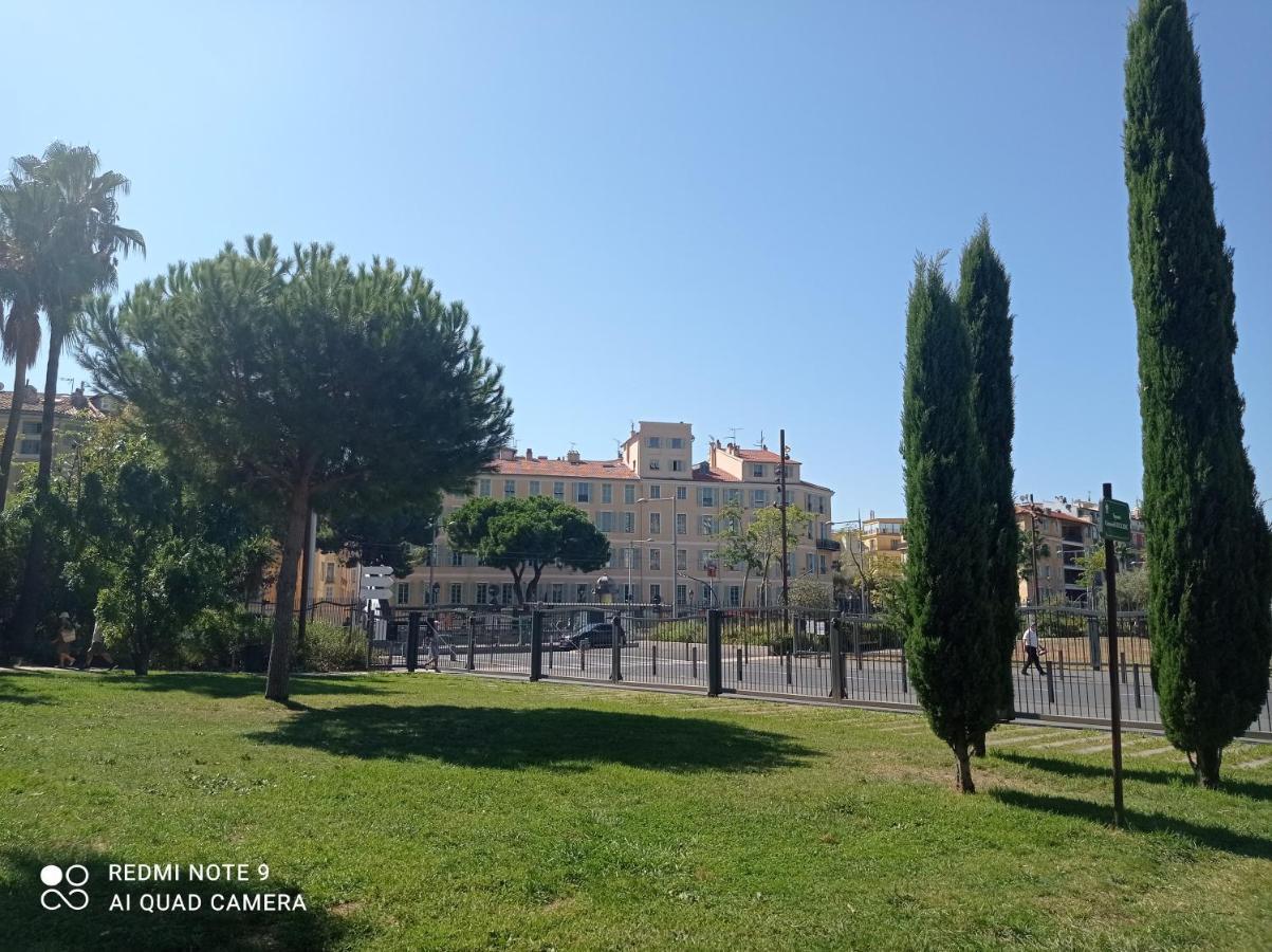 Studette En Plein Coeur Du Vieux Nice Exteriér fotografie